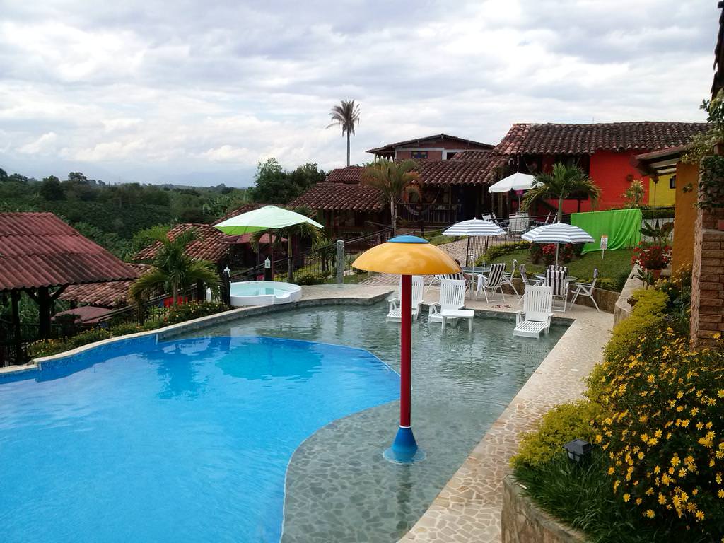 Hotel Zafiro del Café a 6 Kms del Parque del Café